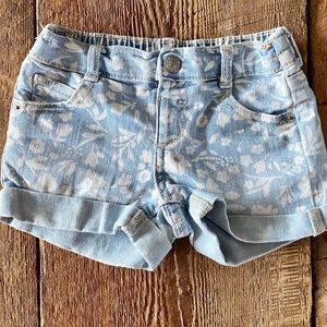 Crazy 8’s floral chambray shorts size 3T